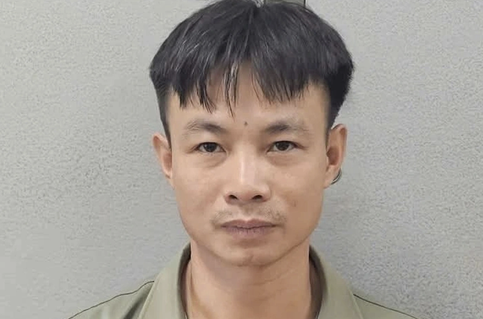 Say rượu, người đàn ông châm lửa đốt cháy xưởng gỗ